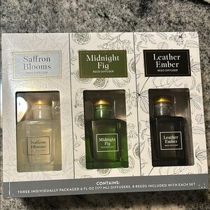 3-pc Bellevue Saffron Blooms, Midnight Fig, and Leather Ember Reed Diffuser Set